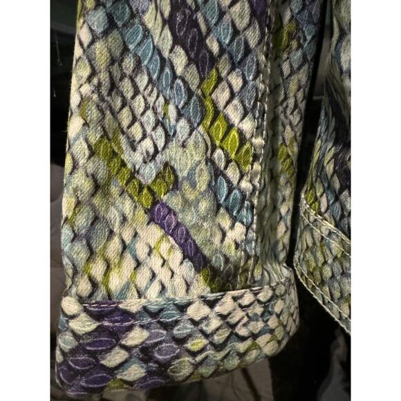 Mob jacket with reptile design by Chicos 2 (10). - Picture 10 of 13